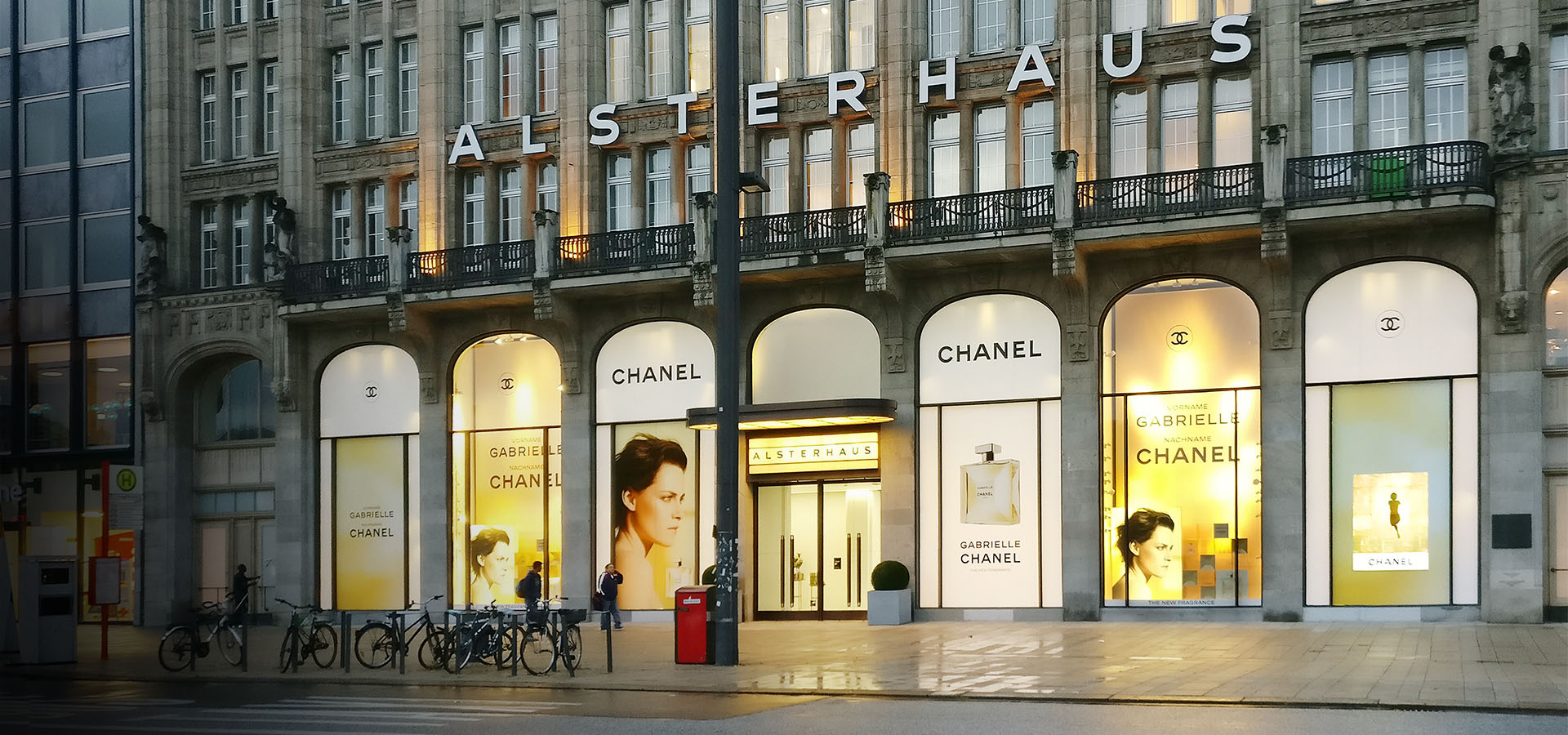 Alsterhaus Chanel Schaufenster